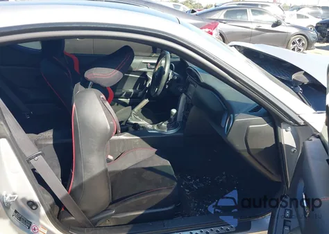 2013 Scion Fr-S из США, поврежденный, VIN JF1ZNAA12D2715965